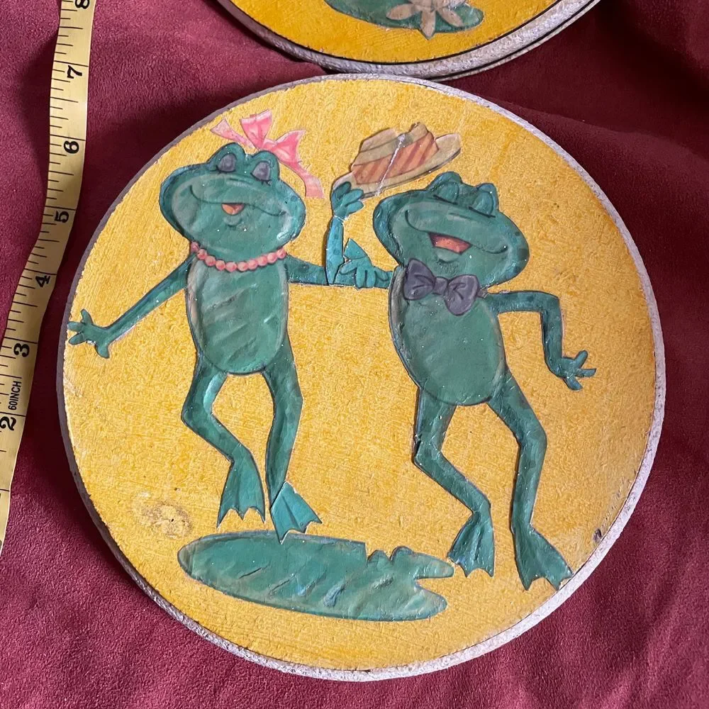 Vintage dancing frog couple round wall‎ hanging pair set of 2